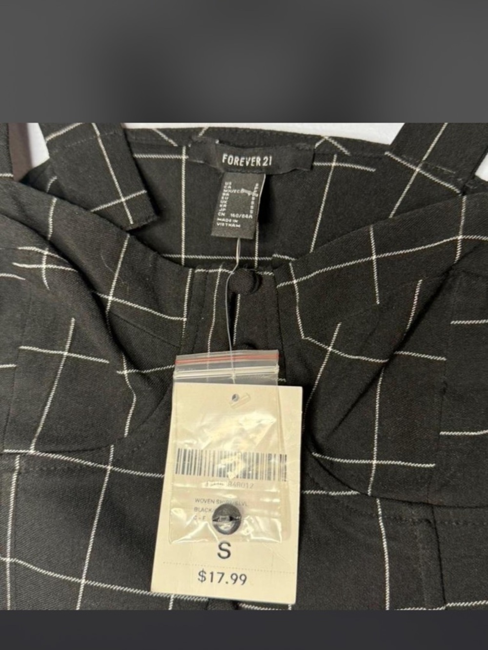NWT Forever 21 Black Windowpane Button-Front Crop Top. Size Small. - Picture 5 of 5